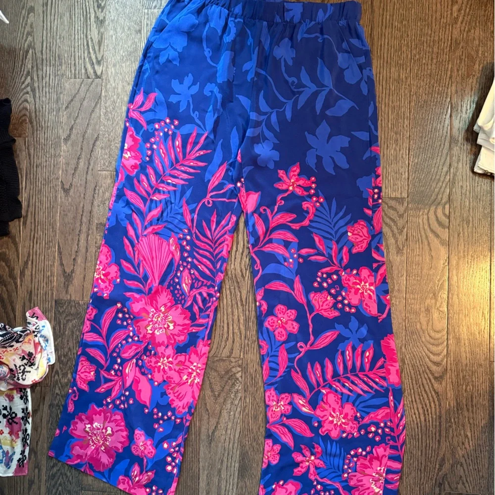 Lilly Pulitzer Blue Floral Pants - Picture 2 of 3